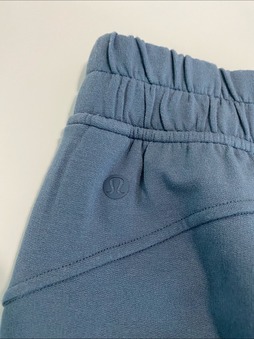 Lululemon - Be Calm Mid Rise Bermuda Short - Size M - NWT - Picture 4 of 10